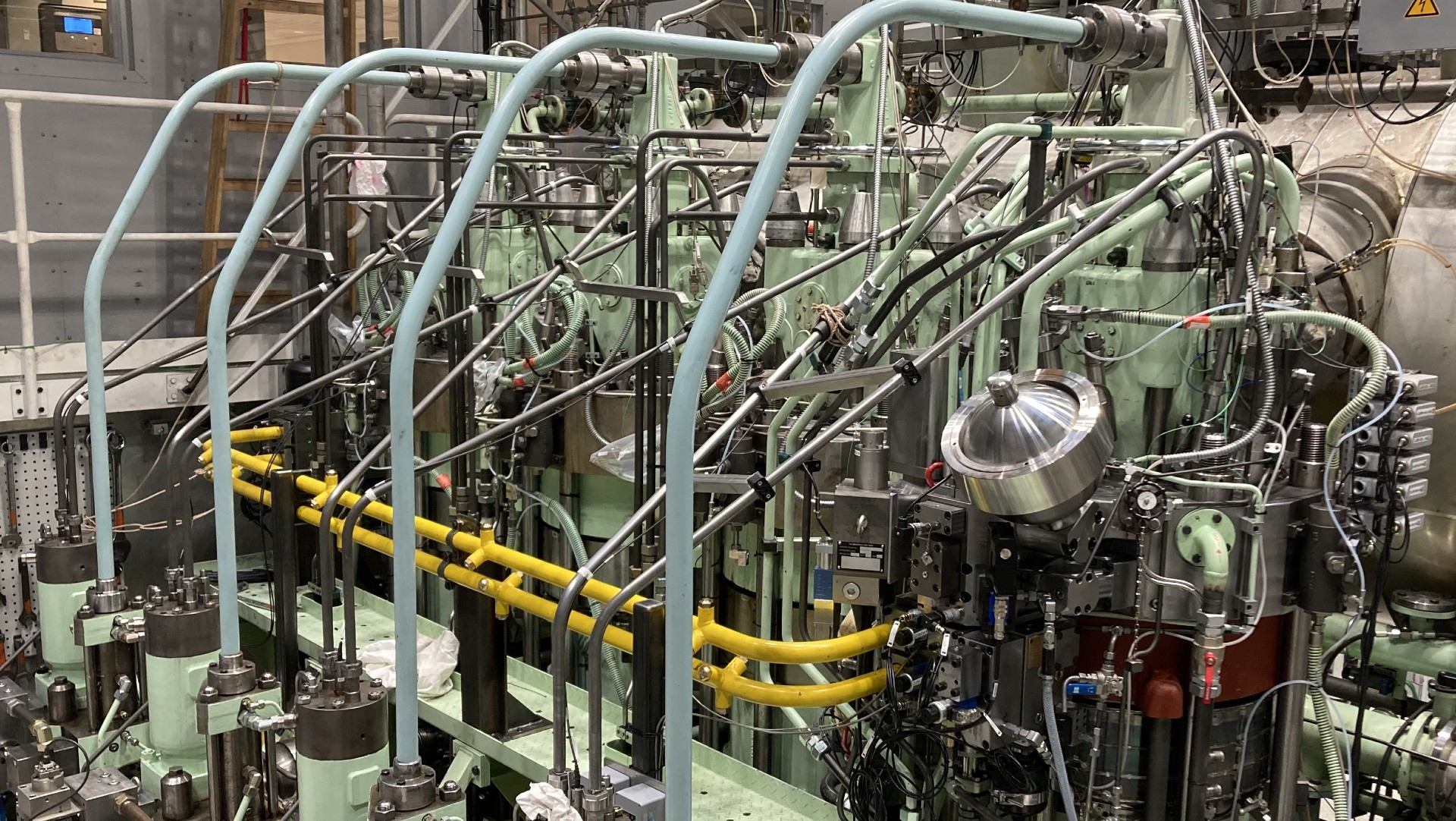 Photo of a big ship engine for research in MAN Energy Solutions test center in Copenhagen